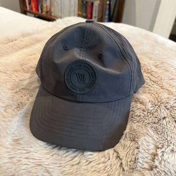 Vuori SnapBack Cap - Picture 1 of 3